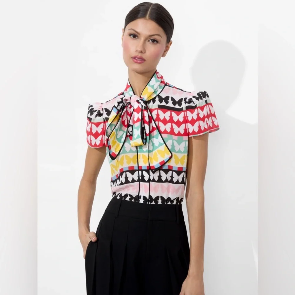 NWT Alice + Olivia Jeannie Butterfly Silk Tie-Neck Top - Picture 1 of 8